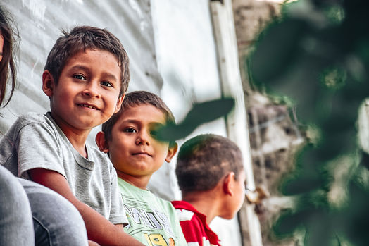 Niños salvadoreños__edited.jpg