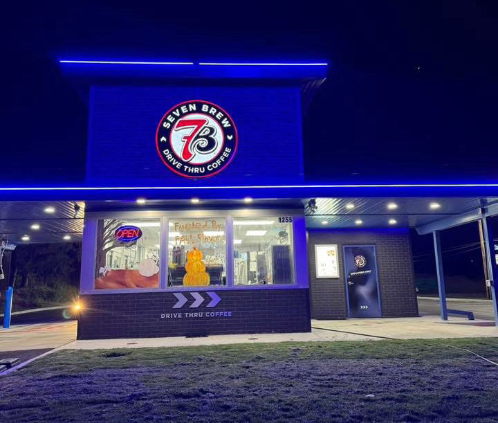 7 brew in DuBois, PA night time