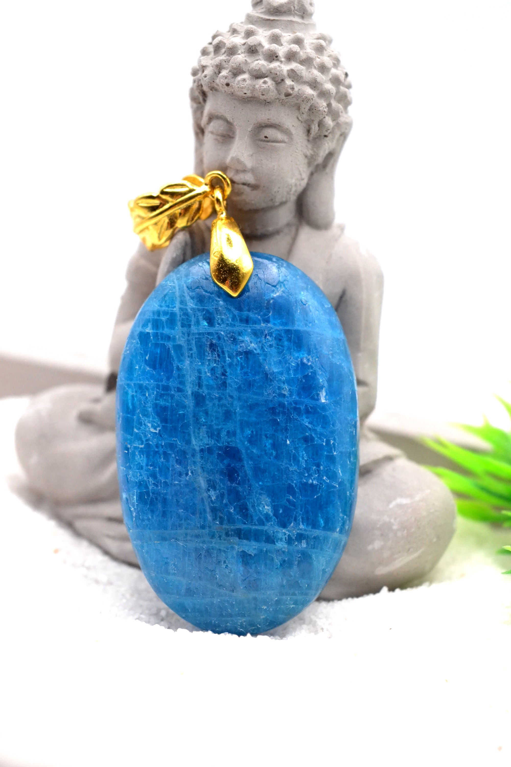 Pendentif en apatite – Pierre naturelle de régulation émotionnelle et lâcher-prise