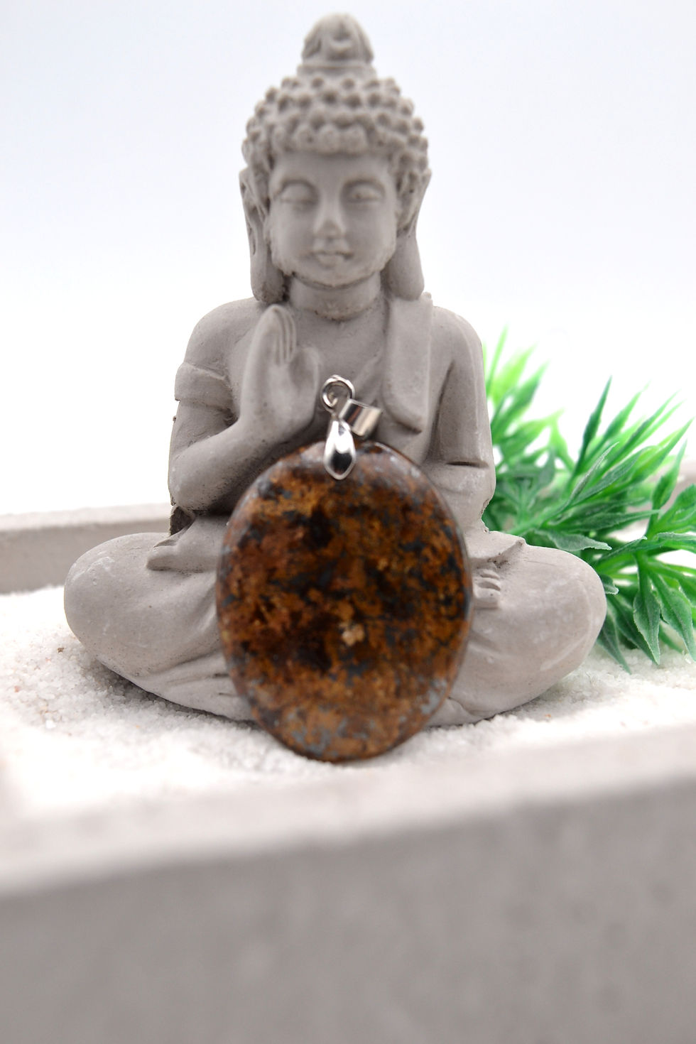 Pendentif en bronzite – Pierre naturelle d’ancrage et de transformation