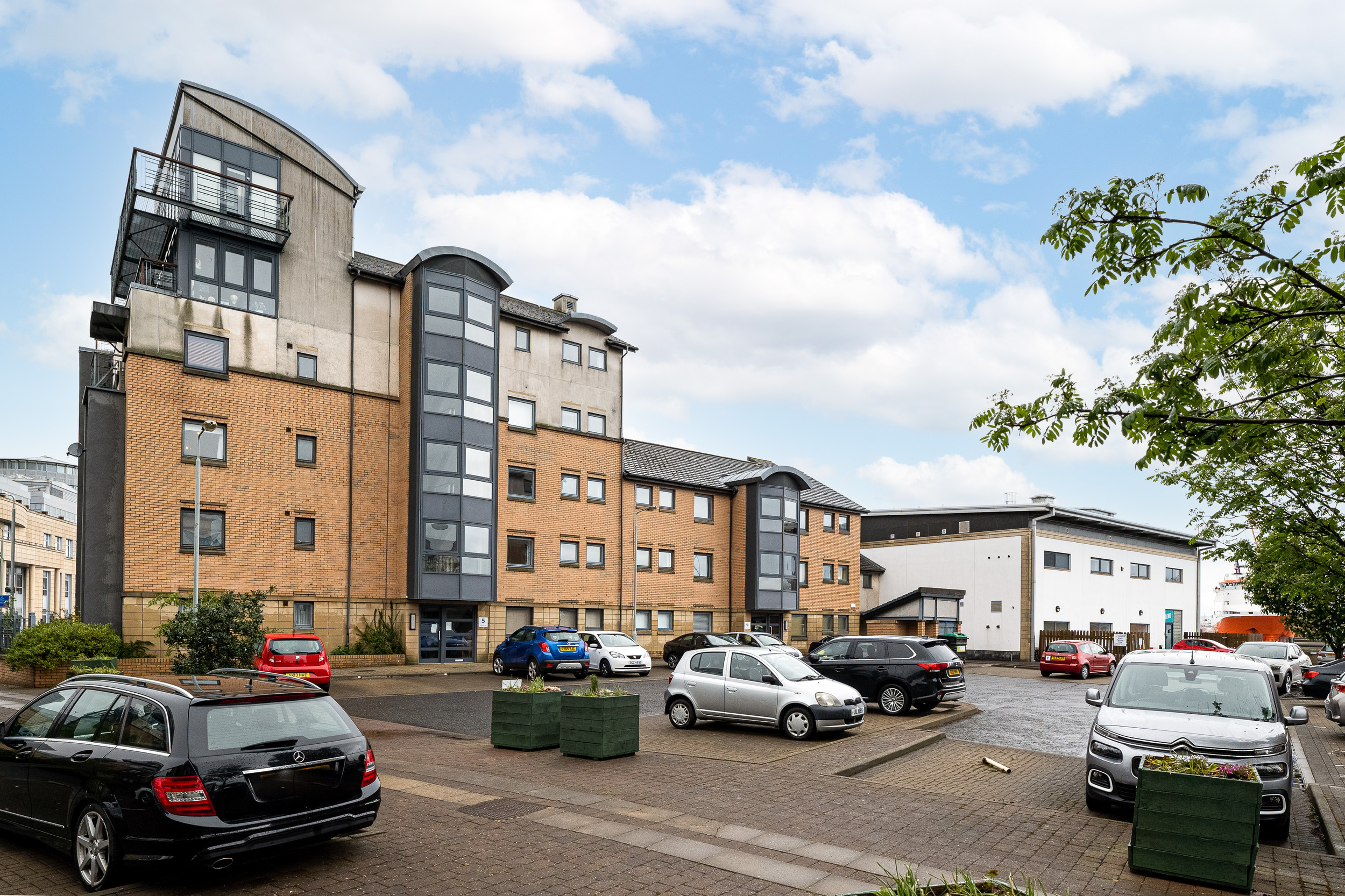 Rettie Brochure 6/5 Rennie's Isle