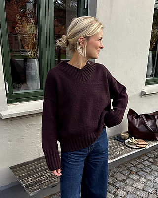 Hannah sweater V-neck by PetiteKnit