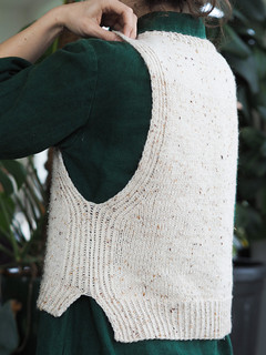 Hannah sweater V-neck by PetiteKnit