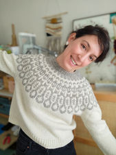 Azuni sweater by Tête Bêche knitwear knitted with natural wool from the Pyrennes