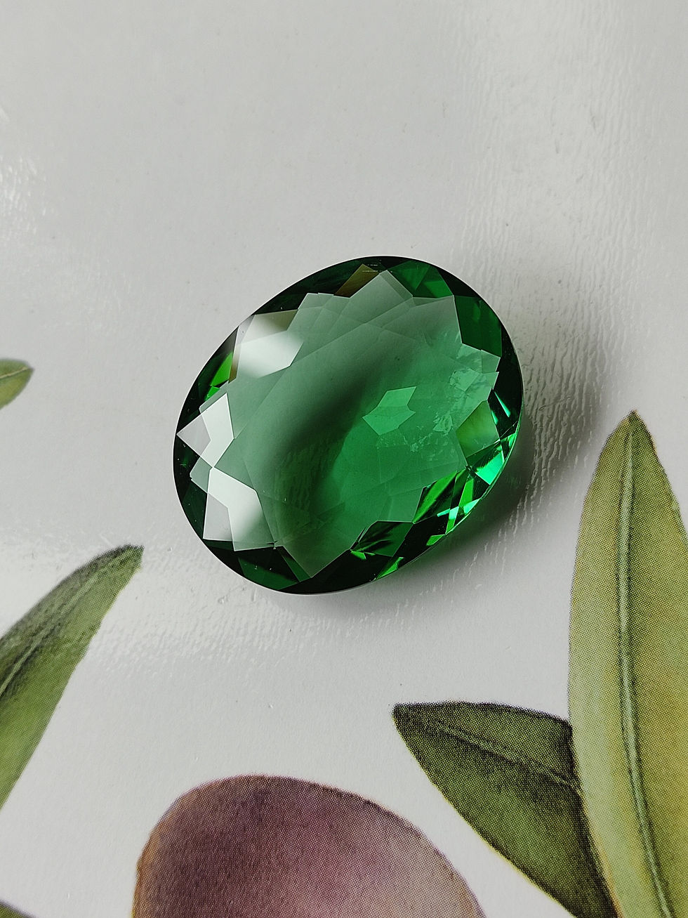 Thumbnail: Exquisite Faceted Cintamani Gemstone "Wish Fulfilling" Jewel (Emerald Green)