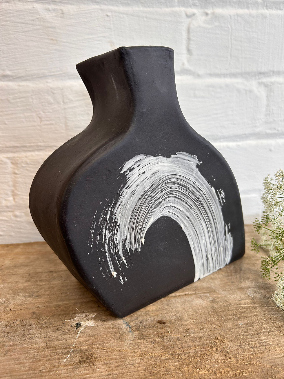 Thumbnail: Stoneware Vase “Wave”
