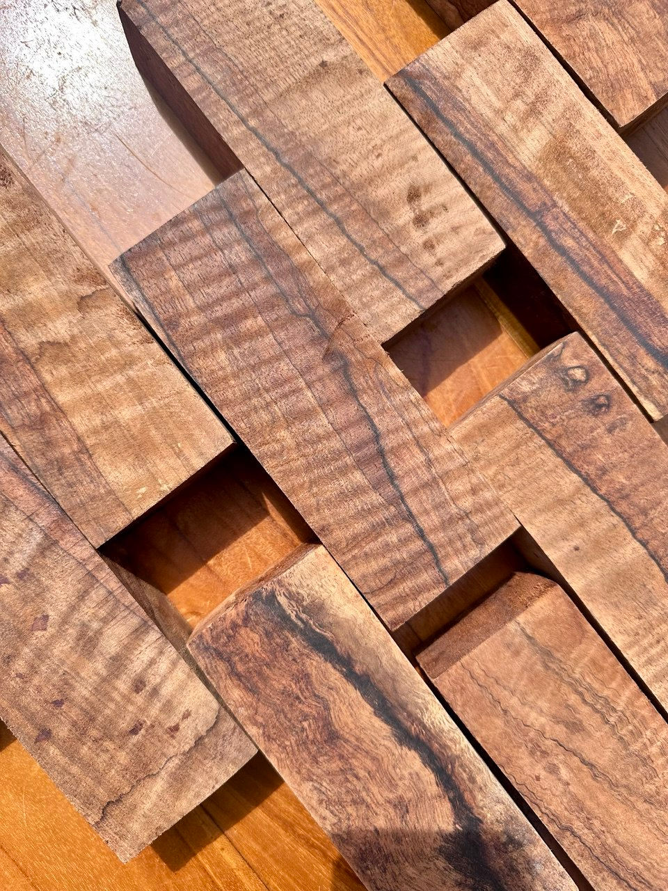 Thumbnail: Darker Curly Mango