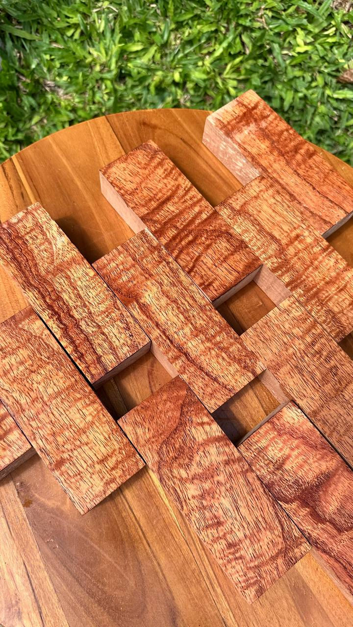 Thumbnail: Curly Suren wood