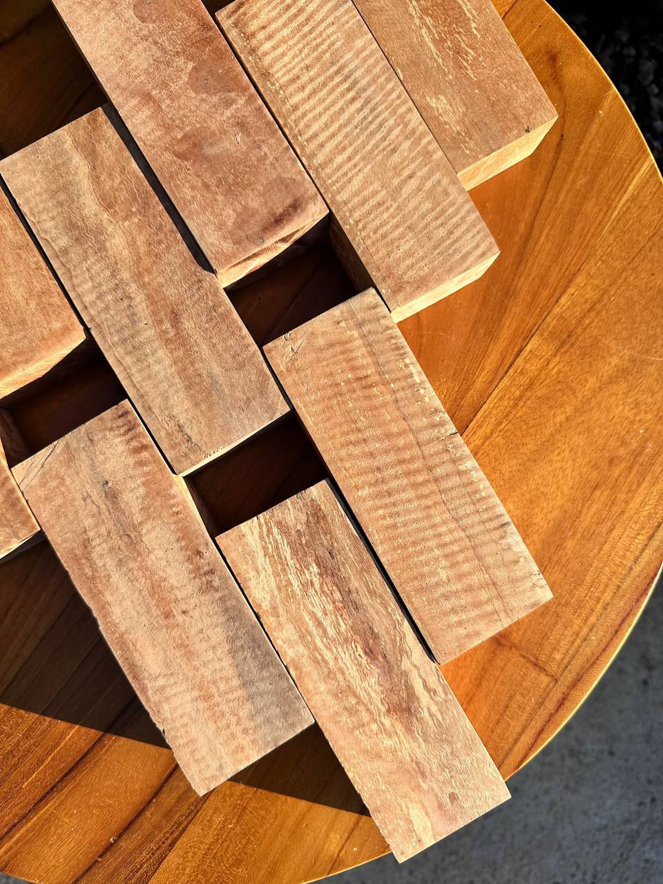 Thumbnail: Curly Narra