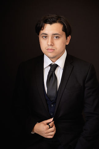 Melanie-Christopher-Grad-135.jpg