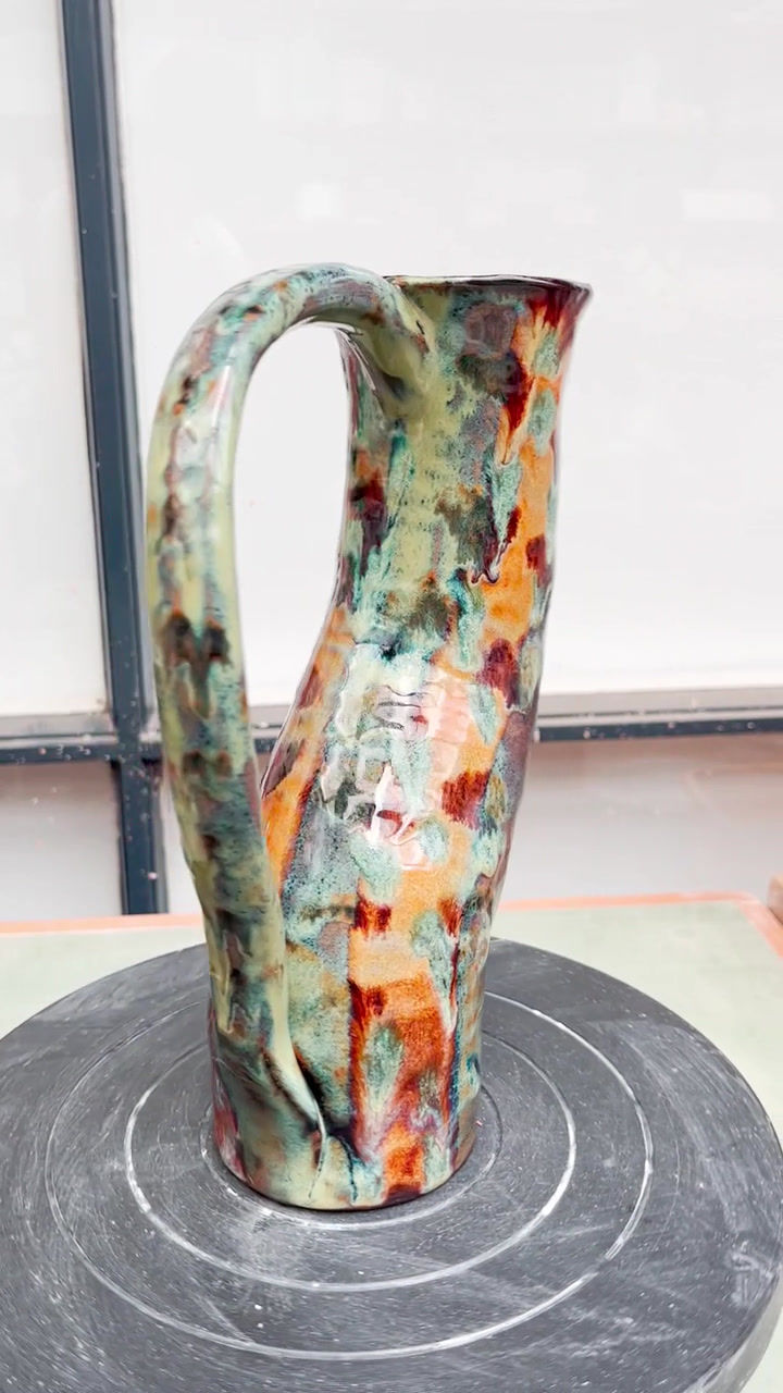 Thumbnail: Vulgarity Suits Me Vase