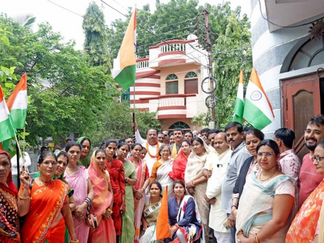 पद्मश्री डॉ. लीला जोशी के निवास से हर घर तिरंगा अभियान का हुआ शुभारंभ