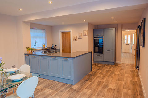 fitted kitchen vinyl flooring