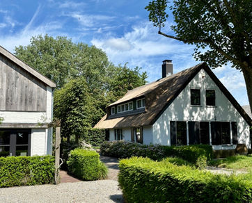 Private retreat house in the Netherlands where the couples psilocybin retreat takes place