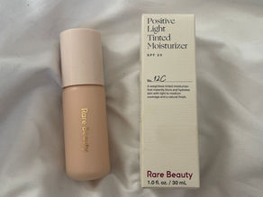 FIRST IMPRESSIONS: Rare Beauty Positive Light Tinted Moisturiser