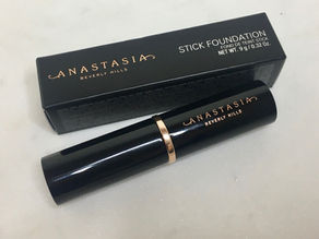 FIRST IMPRESSIONS: Anastasia Beverly Hills Stick Foundation