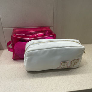 What's In My Travel Toiletries Bag? (Helsinki & Stockholm 2024)