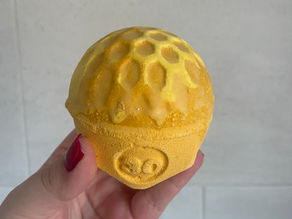 FIRST IMPRESSIONS: Lush Sweet As Honey Bath Bomb