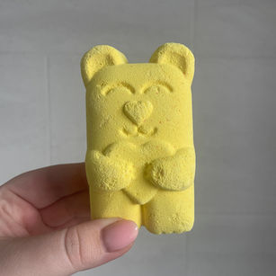 FIRST IMPRESSIONS: Lush Mama Bear Bath Bomb