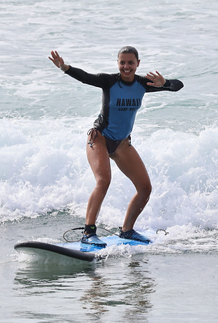 Beginner surf lesson in uluwatu
