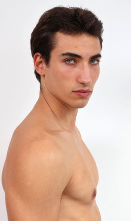 Three-quarter polaroid of Mario Valdi in natural light – professional male modeling by Men Model MGMT Paris