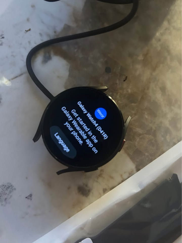 Thumbnail: Samsung - Galaxy Watch4 Aluminum Smartwatch 40mm BT - Black. Like new. GPS.