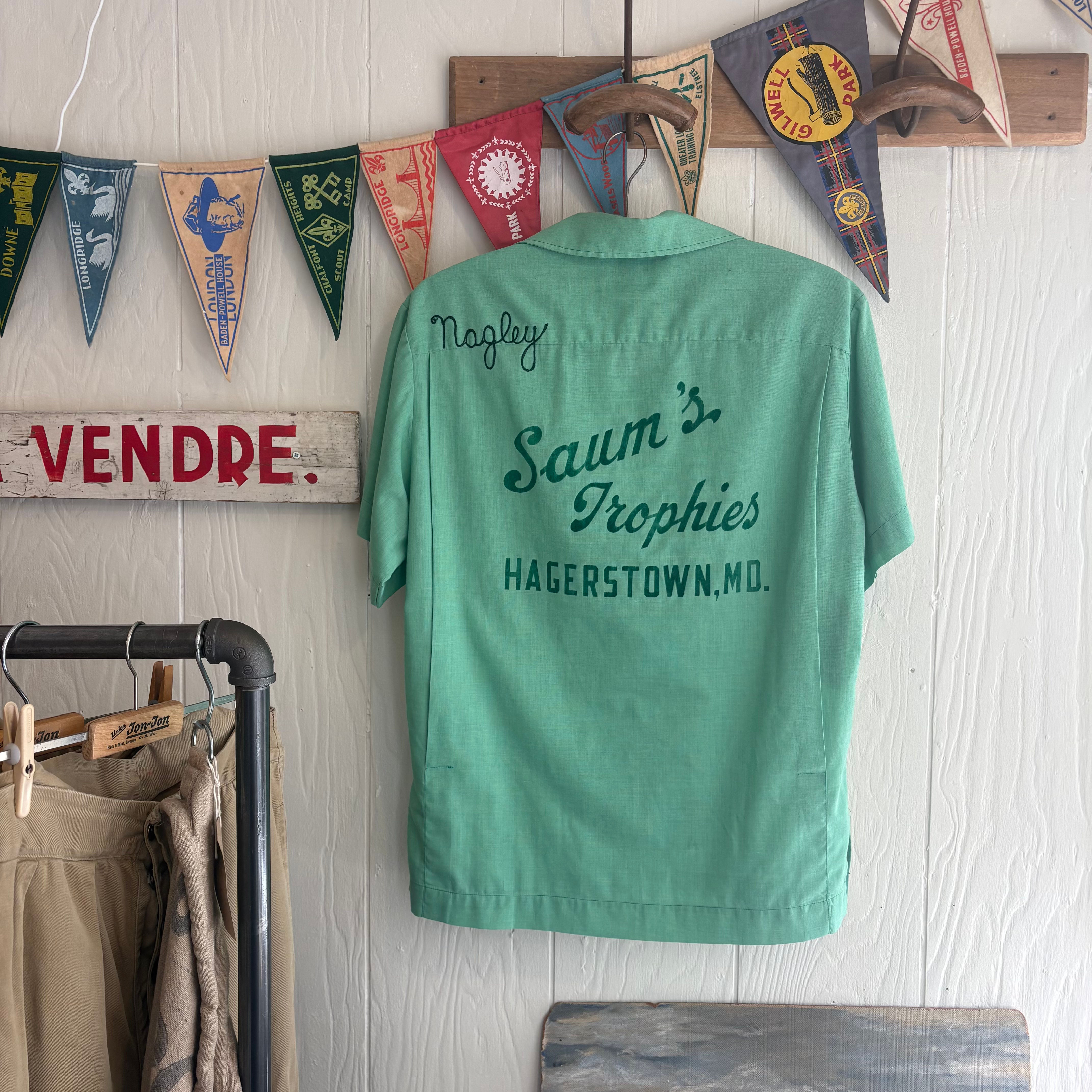 Vintage 1950s USA Hilton Saum’s Trophies ‘Bob’ Flocked Bowling Shirt S/ S- M