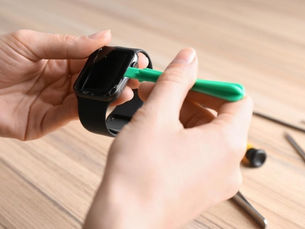 Apple Watch Ultra Ekran Değişimi: Safir Cam Bile Kırılıyor!