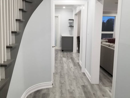 Grey-walls-laminate-floors