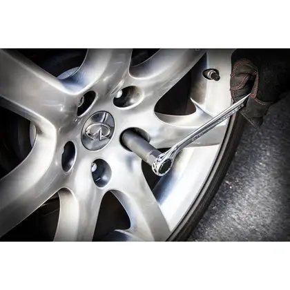 Thumbnail: 5-Spline 5/8-Inch Locking Lug Nut Socket