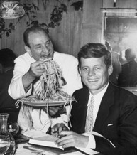 Los fettuccini all'Alfredo y su verdadera historia _ Cocina y Vino.jpeg