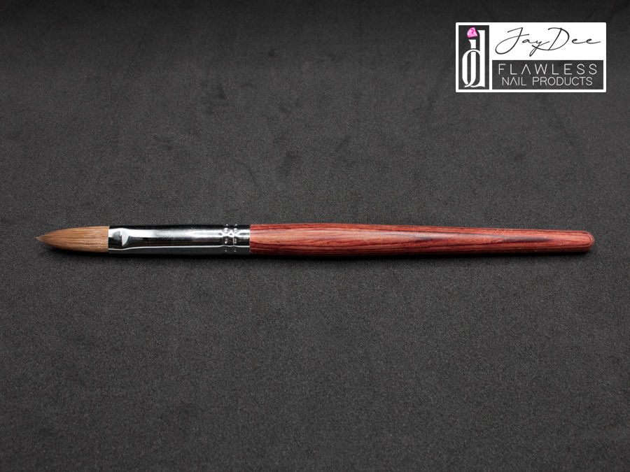 One 100% kolinsky acrylic nail brush size 18 with wooden handle from JD Flawless nail supply