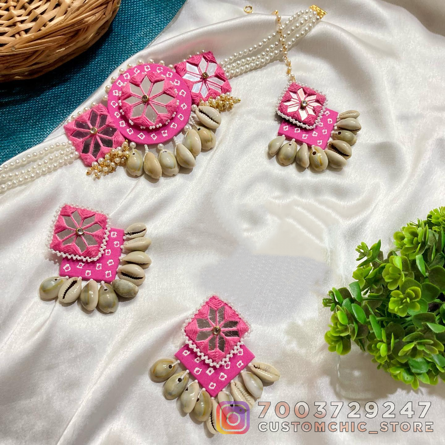 Pink Mirrorbee Haldi Jewellery