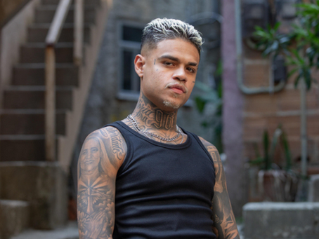 MC Cabelinho desabafa sobre lei que tenta silenciar o trap e o funk.