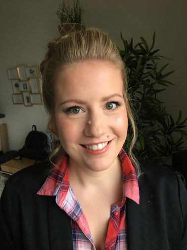 Prestation d'une mise en beauté par Eva Gelly - Make Up Artist