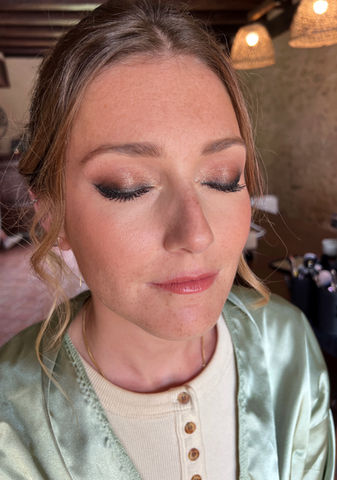 Prestation maquillage à domicile par Eva Gelly - Make-up artist