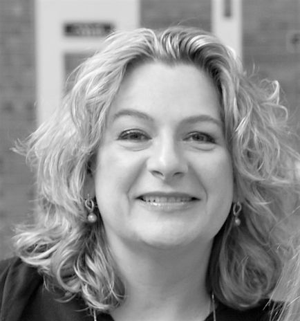 Headshot of Debbie Ernest