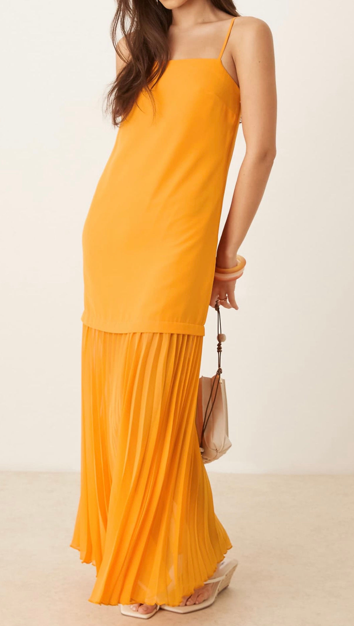 Vestido falda plisada amarilla