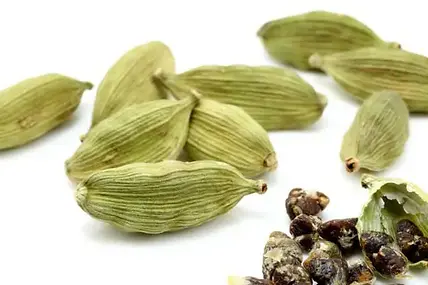 green cardamom.webp