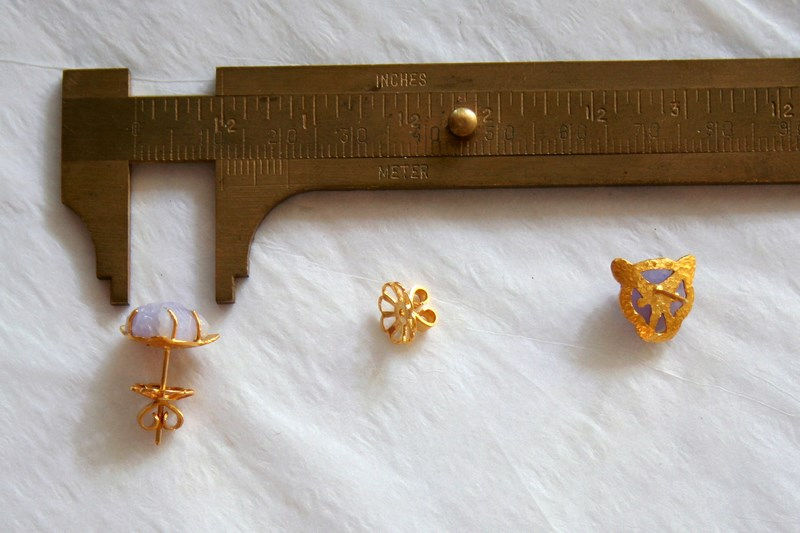 Thumbnail: LAVENDER JADE TIGER HEAD STUD EARRINGS