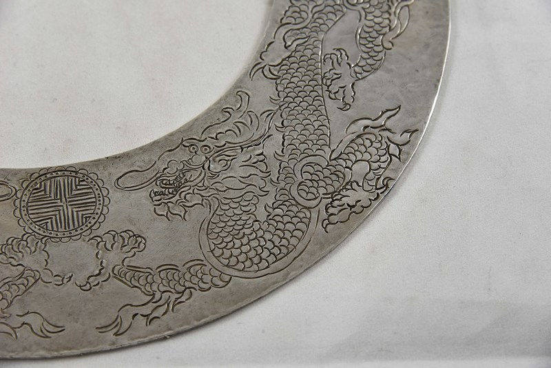 Thumbnail: YUNNAN 2 DRAGONS ANTIQUE SILVER TORQUE