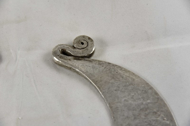 Thumbnail: YUNNAN 2 DRAGONS ANTIQUE SILVER TORQUE