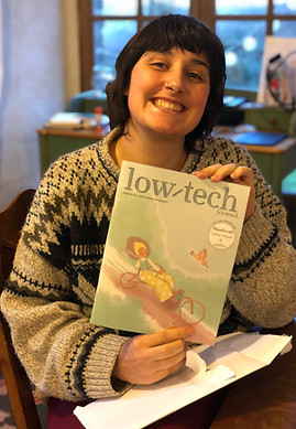 Ninon avec sa couverture dessinée