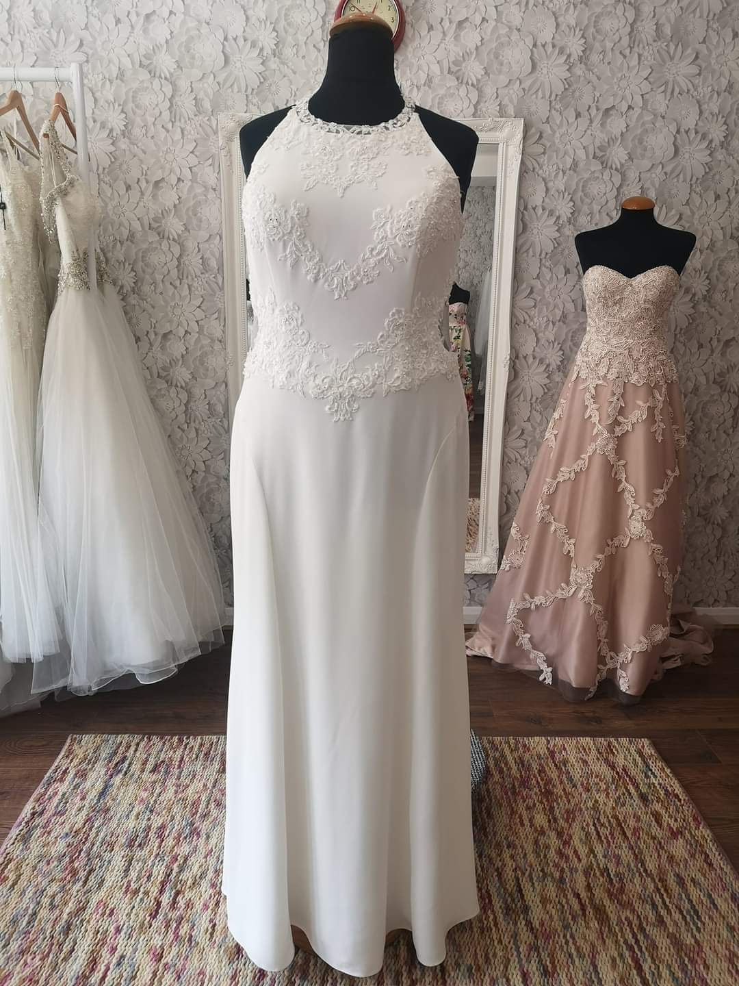Backless gown - Size 20