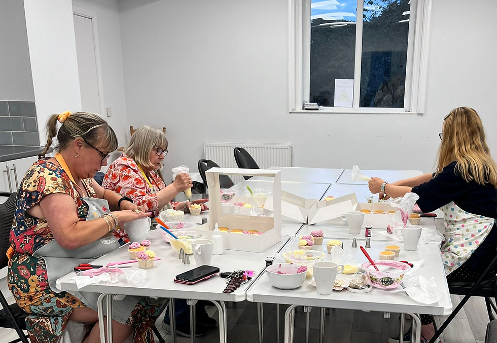 Behind the Scenes: My First Decorative Cupcake Piping Class