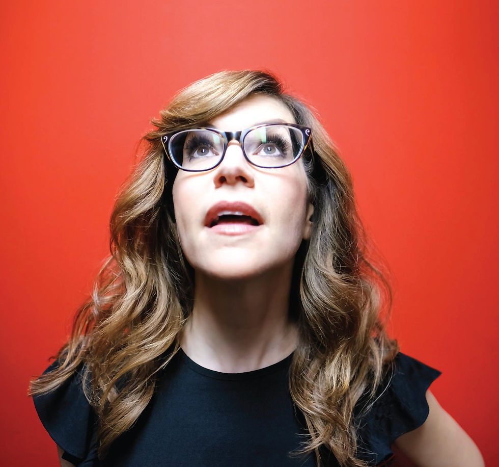 LISA LOEB