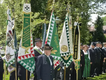 100 Jahre Kriegerdenkmal Knittelfeld: Mit einer würdevollen Gedenkveranstaltung im Stadtpark wurde die bleibende Bedeutung als Mahnmal gegen das Vergessen gewürdigt.