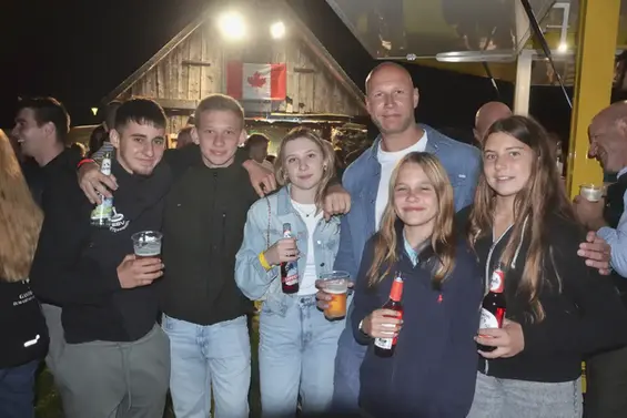 Sommerfest Blattl’n der Landjugend Pusterwald mit Musik, Tanz, kulinarischen Highlights und ausgelassener Stimmung unter Vollmond
