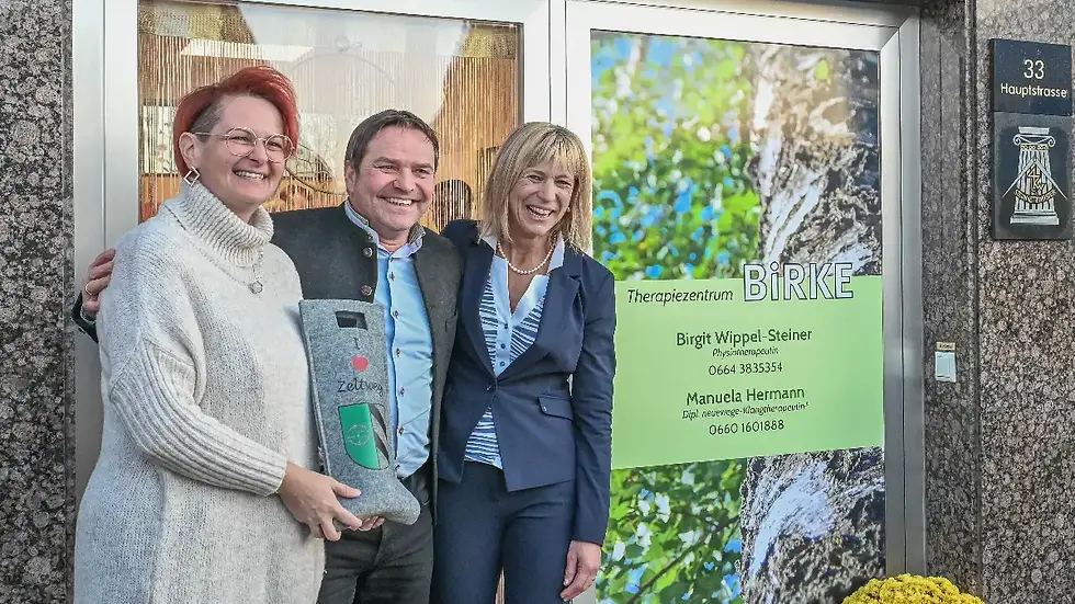 Physiotherapeutin Birgit Wippel-Steiner bei der Neueröffnung des Therapiezentrums Birke in Zeltweg mit Bürgermeister Günter Reichhold.