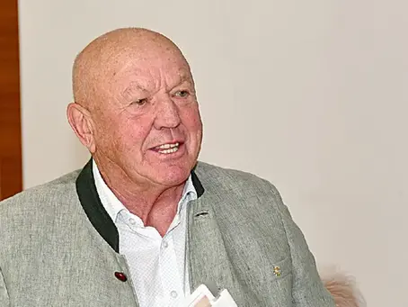 David Zwilling begleitet einen Tagesausflug auf die Postalm und zeigt den Gästen seine Heimat.